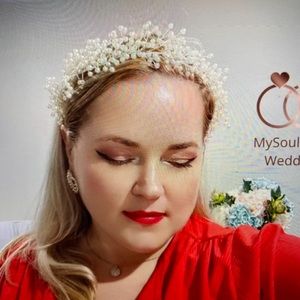 Wedding Headpiece - Pearl and gold - never worn